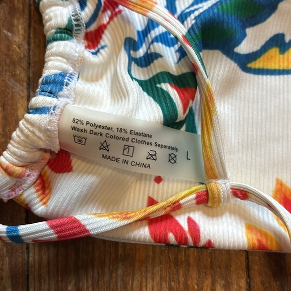 SHEIN two pierce, size large - Picture 4 of 4